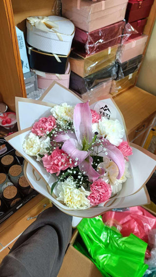 1 Lily, 5 White Carnation, 5 Pink Carnation Bouquet